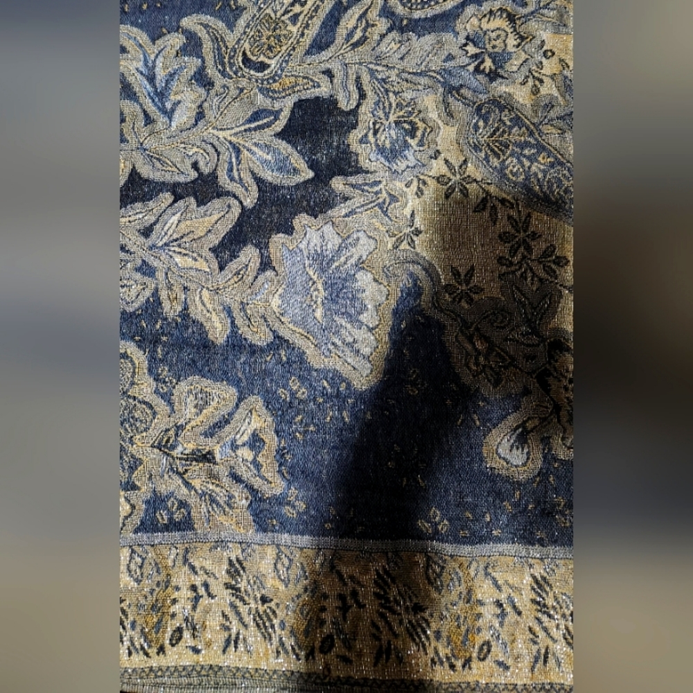 ELEGANT Extra Long Shawl Scarf - Picture 2 of 5